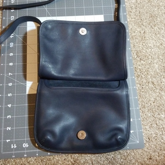Handbag - Picture 2 of 3
